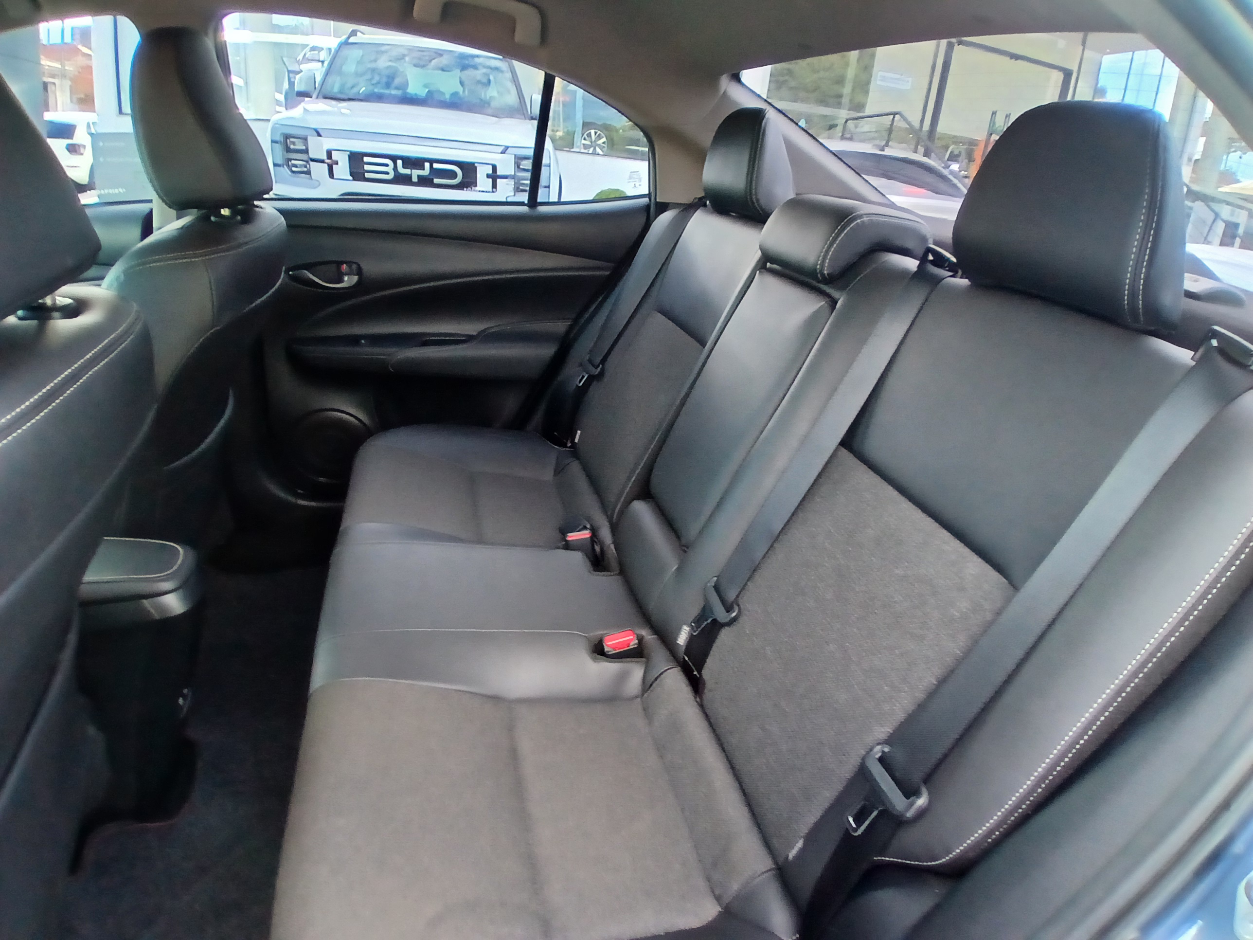 YARIS 1.5 16V FLEX SEDAN XS CONNECT MULTIDRIVE6