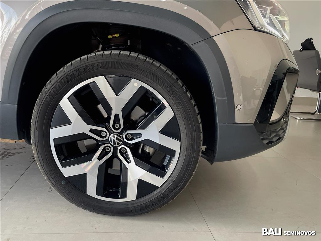 TAOS 1.4 250 TSI TOTAL FLEX COMFORTLINE AUTOMÁTICO8