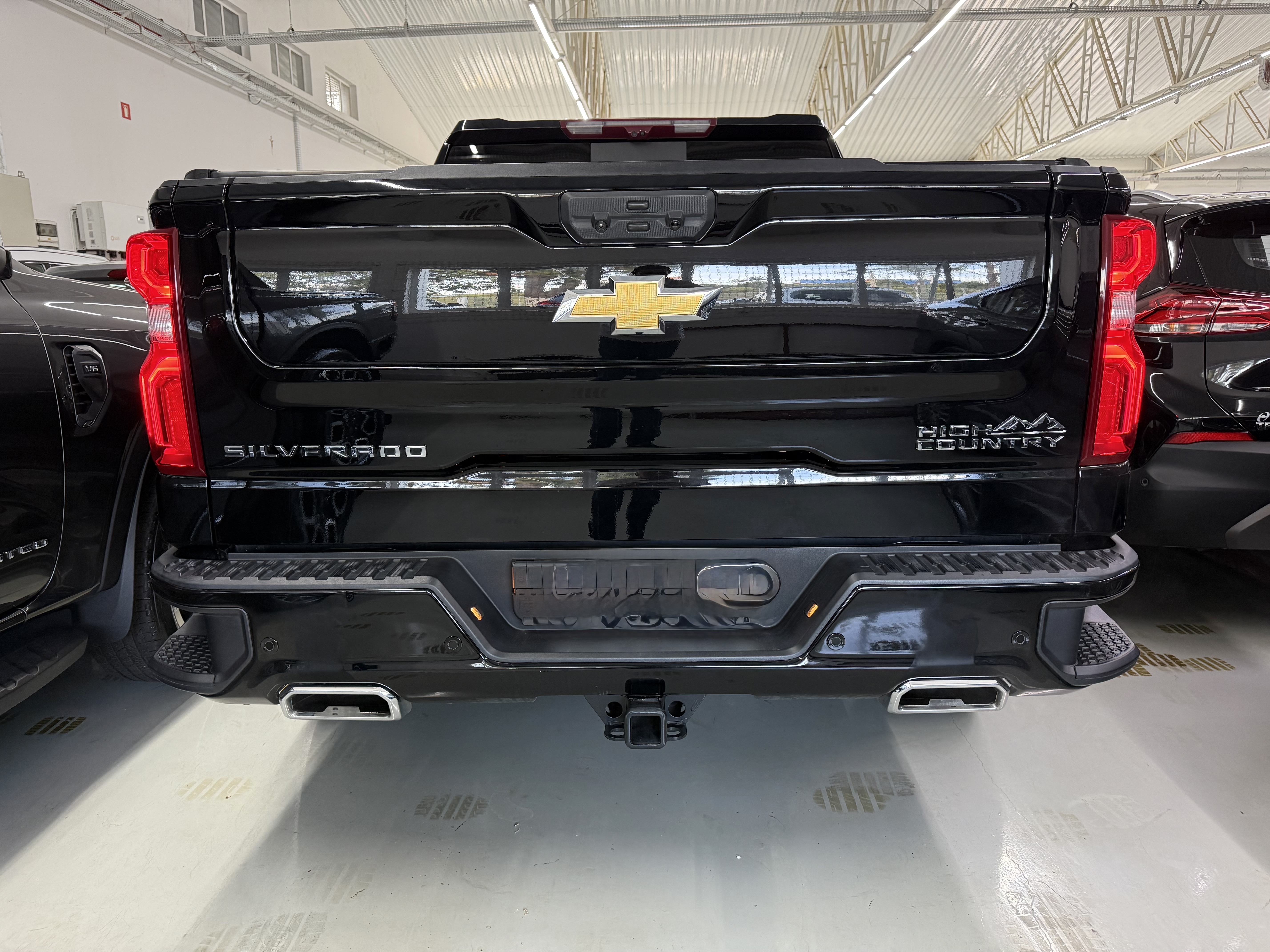 SILVERADO 5.3 V8 GASOLINA 1500 HIGH COUNTRY 4X4 AUTOMÁTICO5