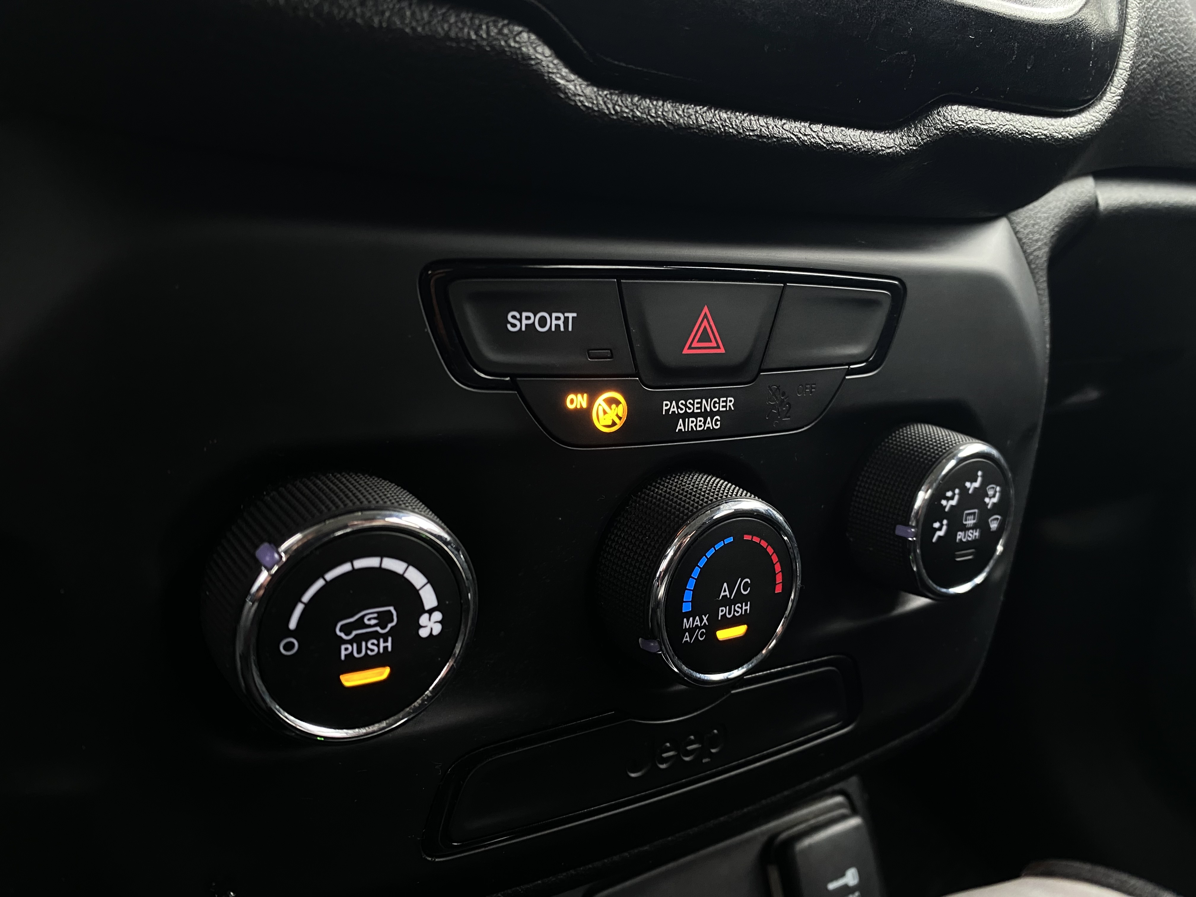 RENEGADE 1.8 16V FLEX 4P AUTOMÁTICO8