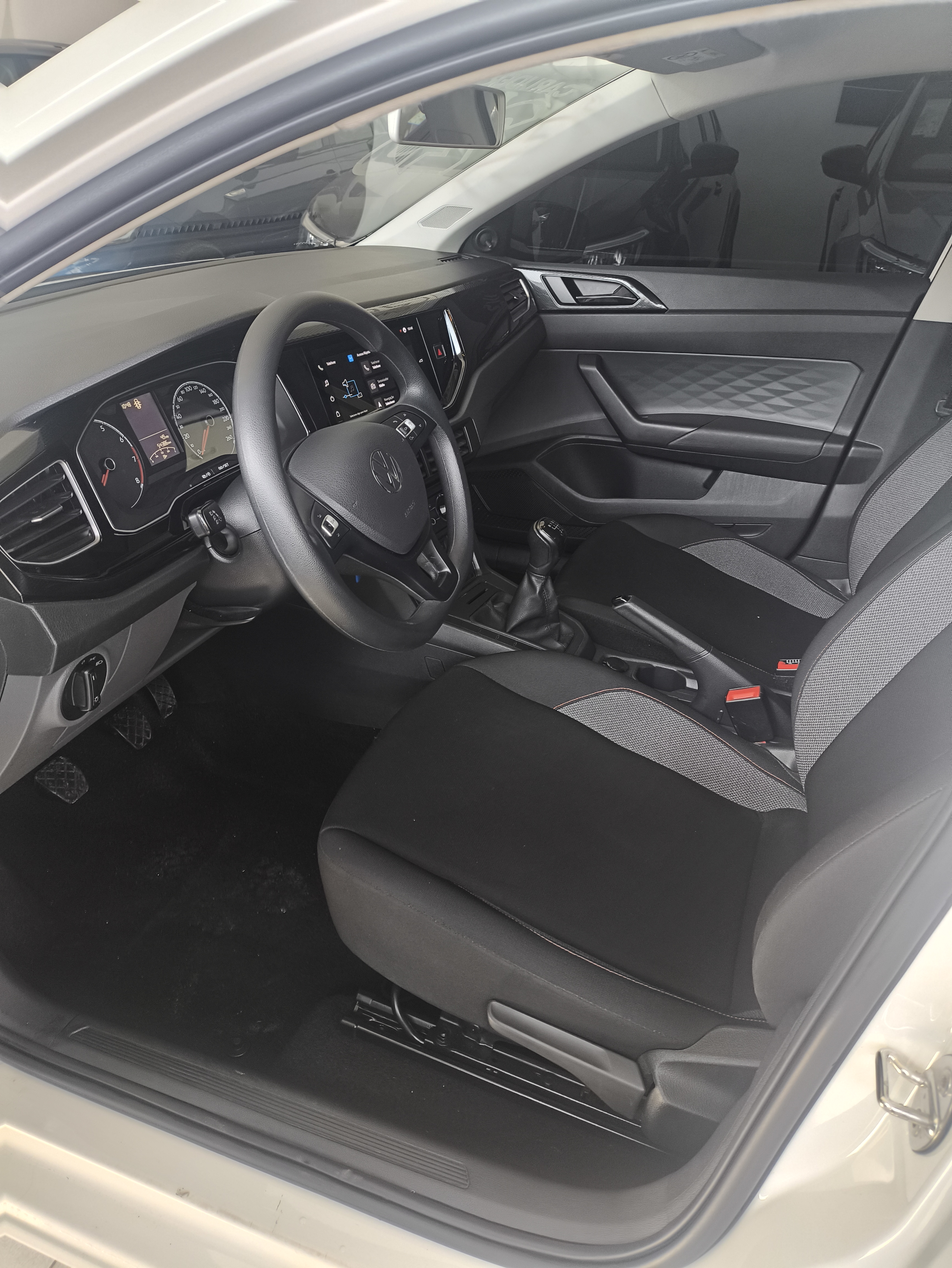POLO 1.0 MPI TRACK MANUAL8