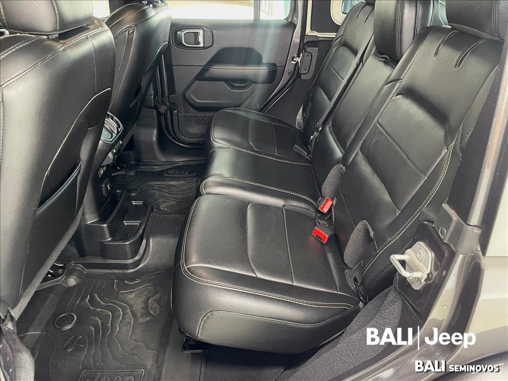 WRANGLER 2.0 TURBO GASOLINA UNLIMITED SAHARA 4P 4X4 AT817