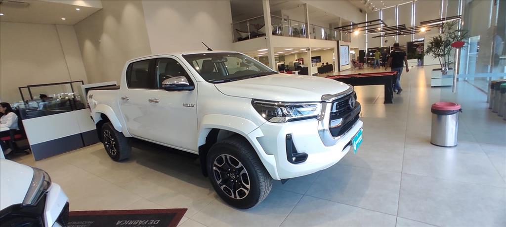 HILUX 2.8 D-4D TURBO DIESEL CD SRX 4X4 AUTOMÁTICO1