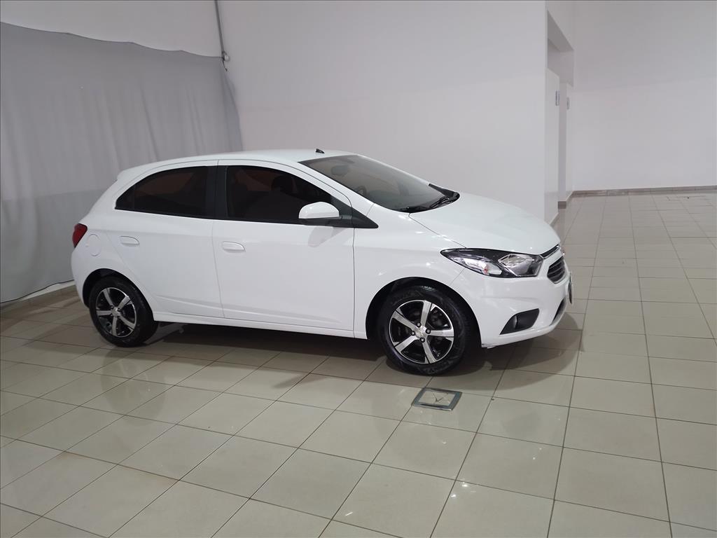 GM - Chevrolet-ONIX-1.4 MPFI LTZ 8V FLEX 4P MANUAL