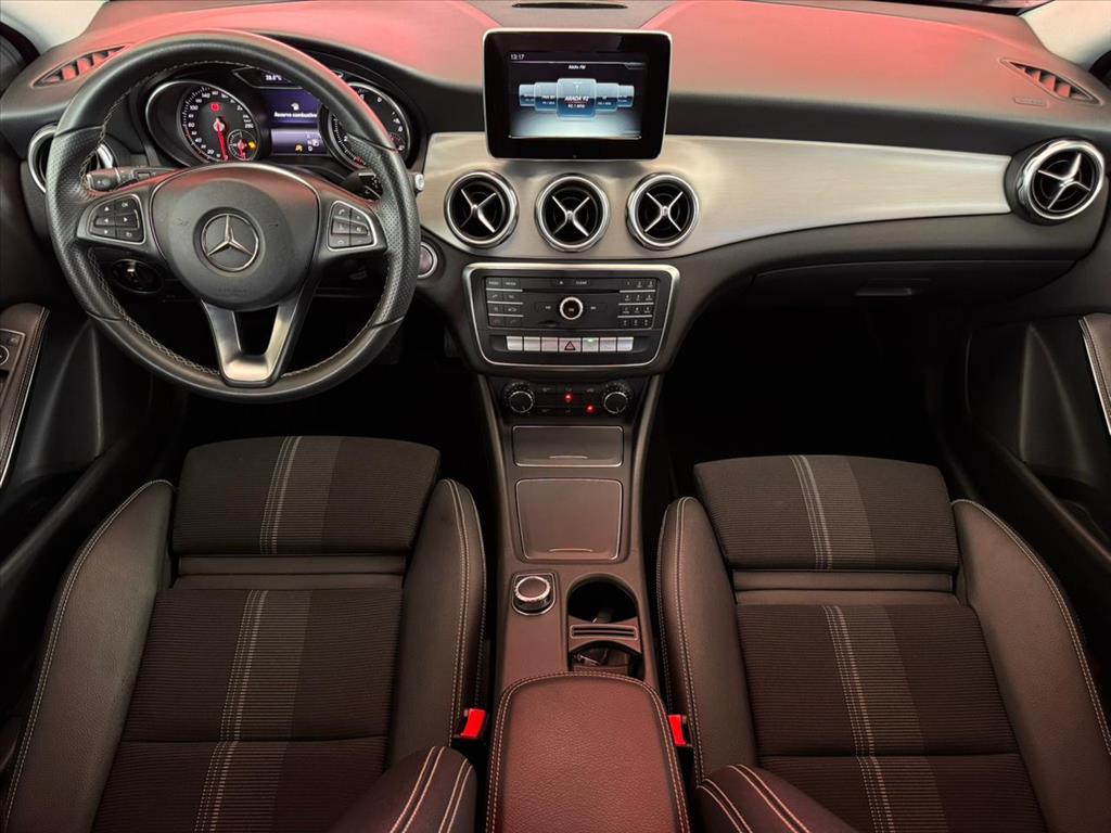 Mercedes-Benz-GLA 200-1.6 CGI FLEX ADVANCE 7G-DCT