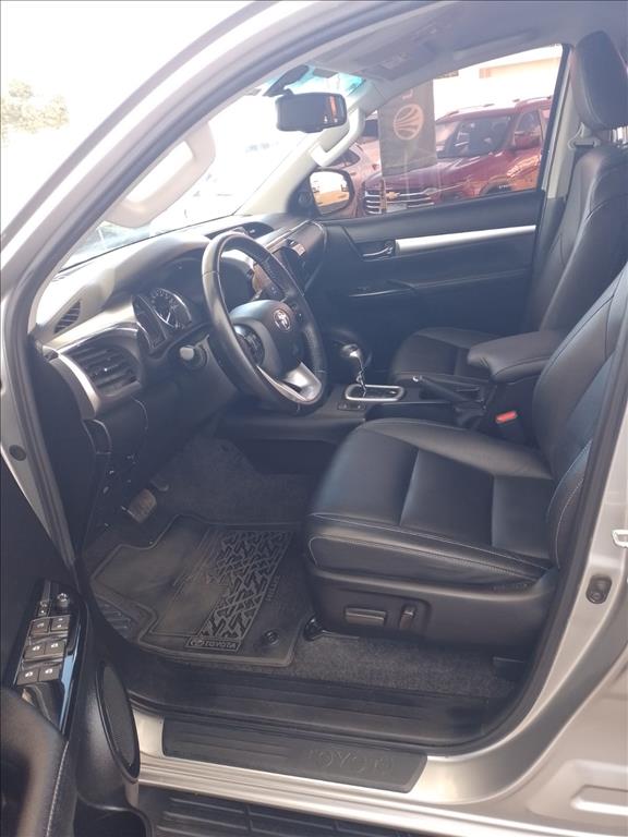 HILUX 2.8 D-4D TURBO DIESEL CD SRV 4X4 AUTOMÁTICO10