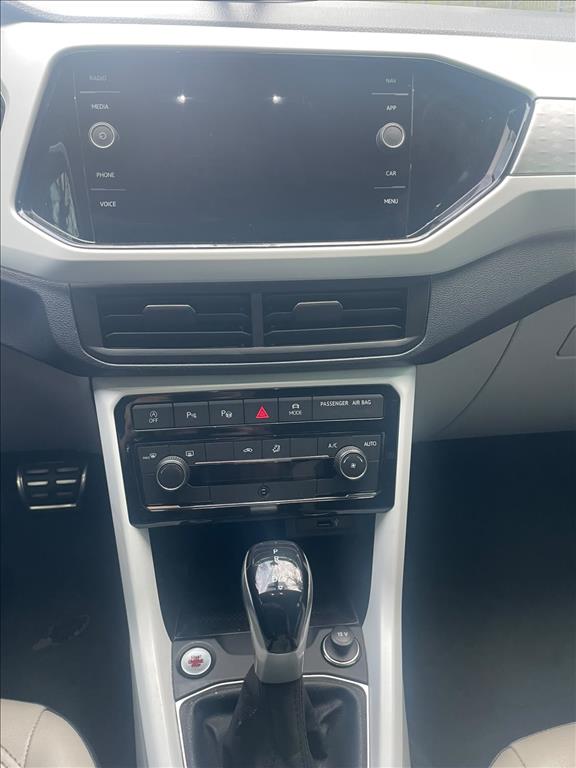 Volkswagen-T-CROSS-1.4 250 TSI TOTAL FLEX HIGHLINE AUTOMÁTICO