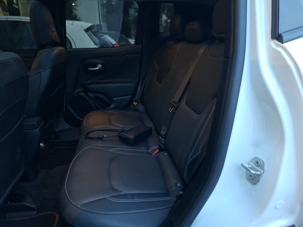 Jeep-RENEGADE-1.3 T270 TURBO FLEX SAHARA AT6