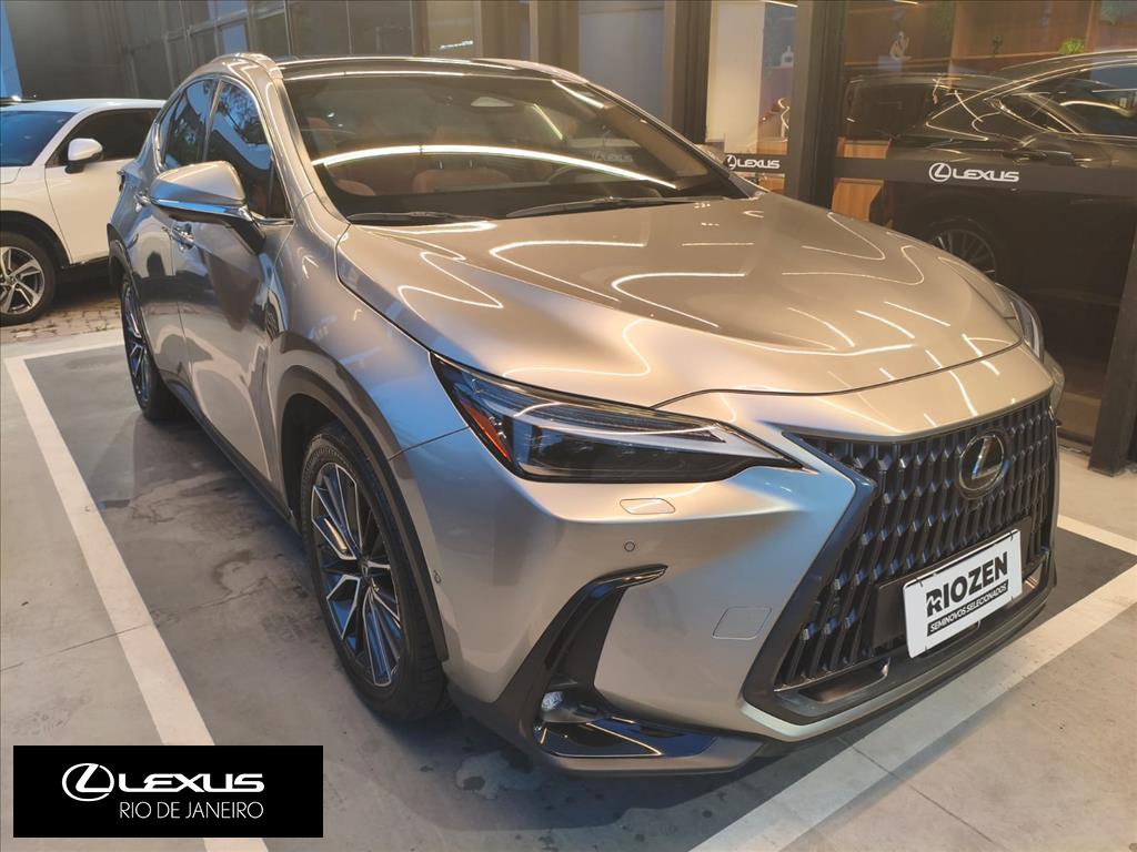 NX 450h+ 2.5 PHEV AWD CVT