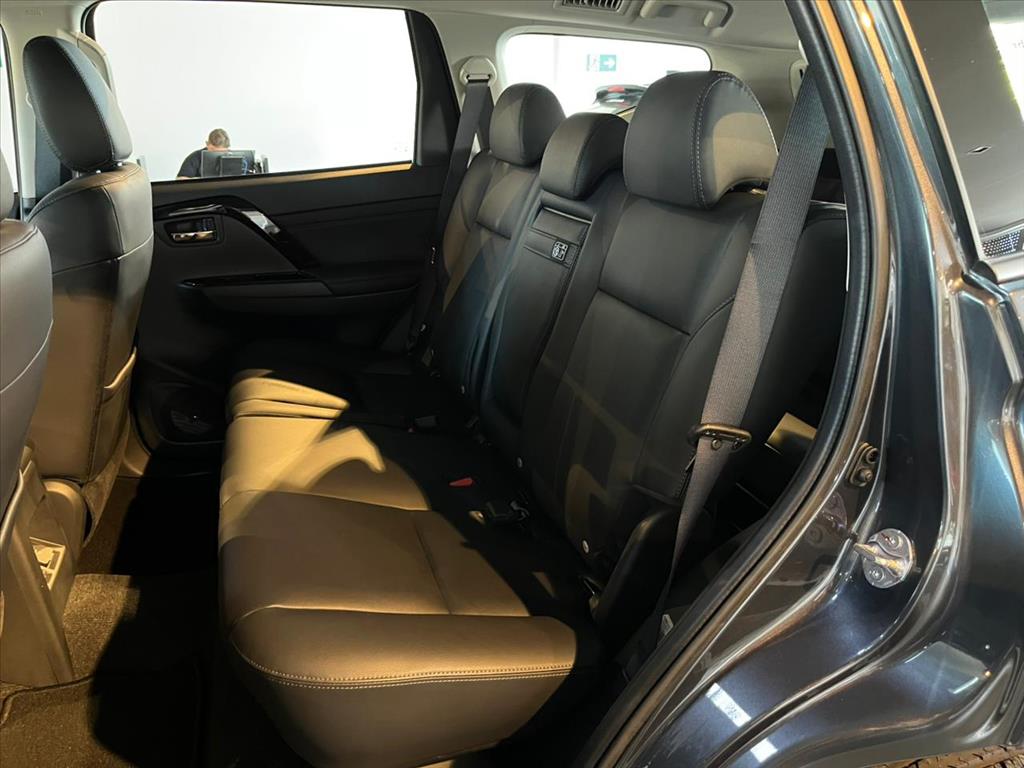 Mitsubishi-PAJERO SPORT-2.4 16V MIVEC TURBO DIESEL LEGEND AWD AUTOMÁTICO