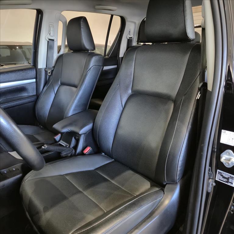 HILUX 2.8 D-4D TURBO DIESEL CD SRX 4X4 AUTOMÁTICO10
