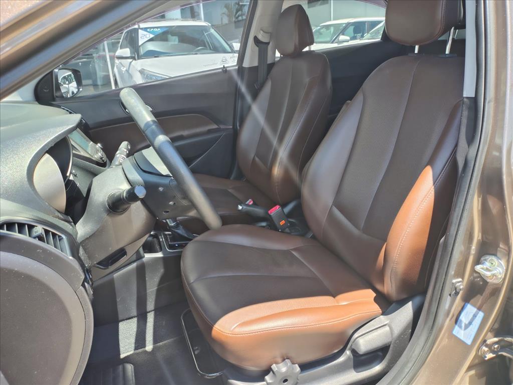 Hyundai-HB20X-1.6 16V PREMIUM FLEX 4P AUTOMÁTICO