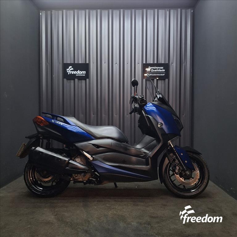 Moto YAMAHA do modelo XMAX ABS 2020/2021
