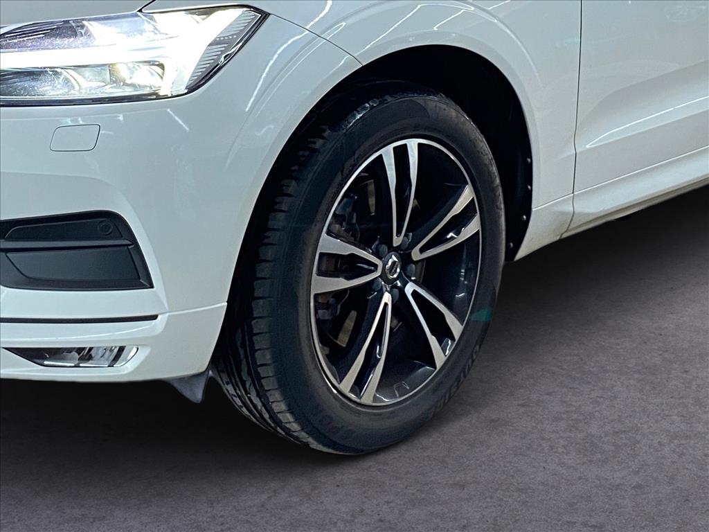 XC60 2.0 D5 DIESEL MOMENTUM AWD GEARTRONIC