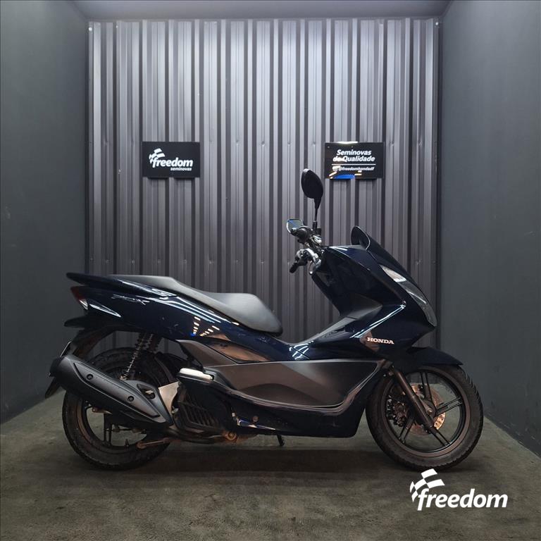 Moto HONDA do modelo PCX DLX 2017/2018