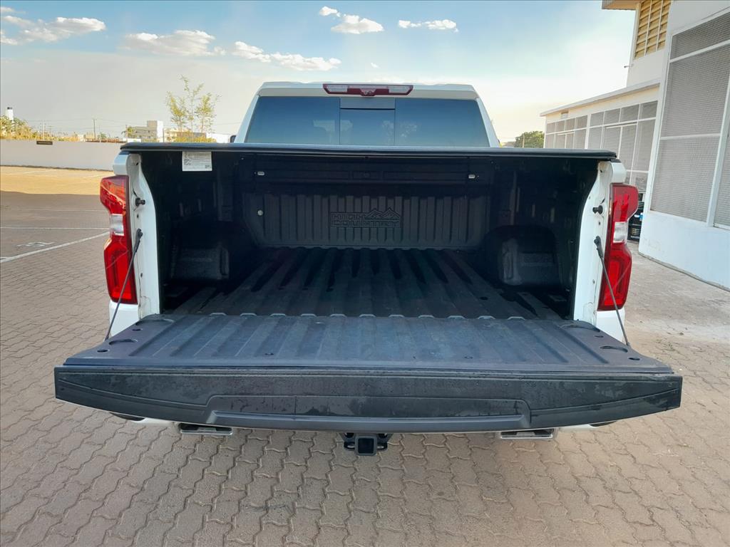 SILVERADO 5.3 V8 GASOLINA 1500 HIGH COUNTRY 4X4 AUTOMÁTICO12