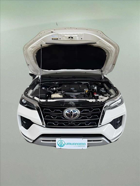HILUX SW4 2.8 D-4D TURBO DIESEL SRX 7L 4X4 AUTOMÁTICO6