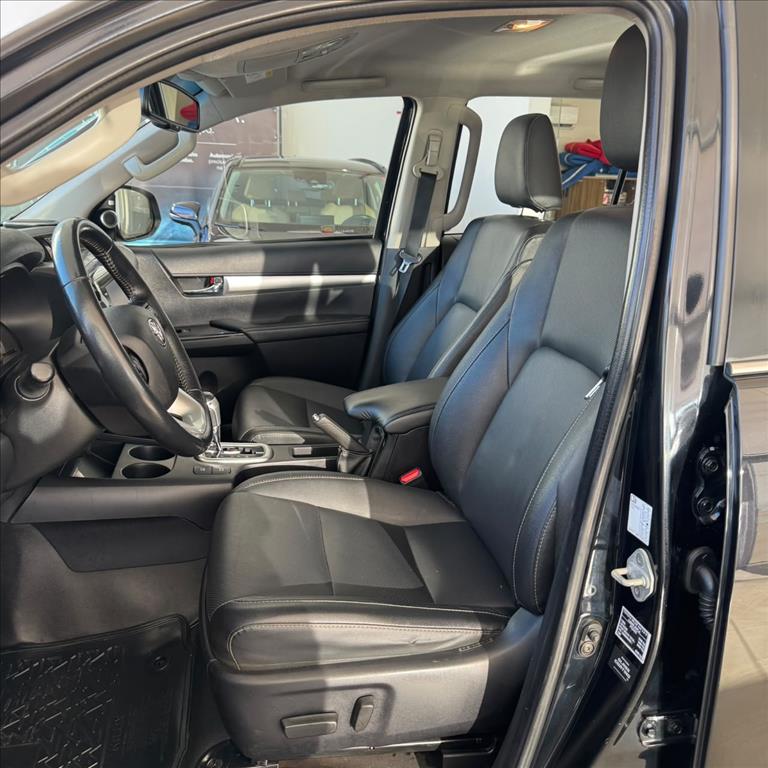 HILUX 2.8 D-4D TURBO DIESEL CD SRX 4X4 AUTOMÁTICO8