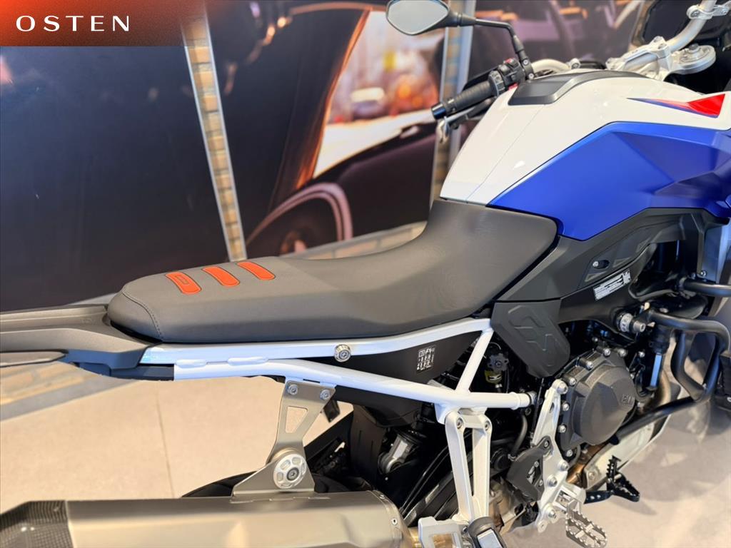 BMW Motorrad-F-900 GS TROPHY