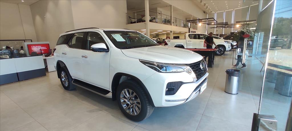 HILUX SW4 2.8 D-4D TURBO DIESEL SRX 4X4 AUTOMÁTICO5