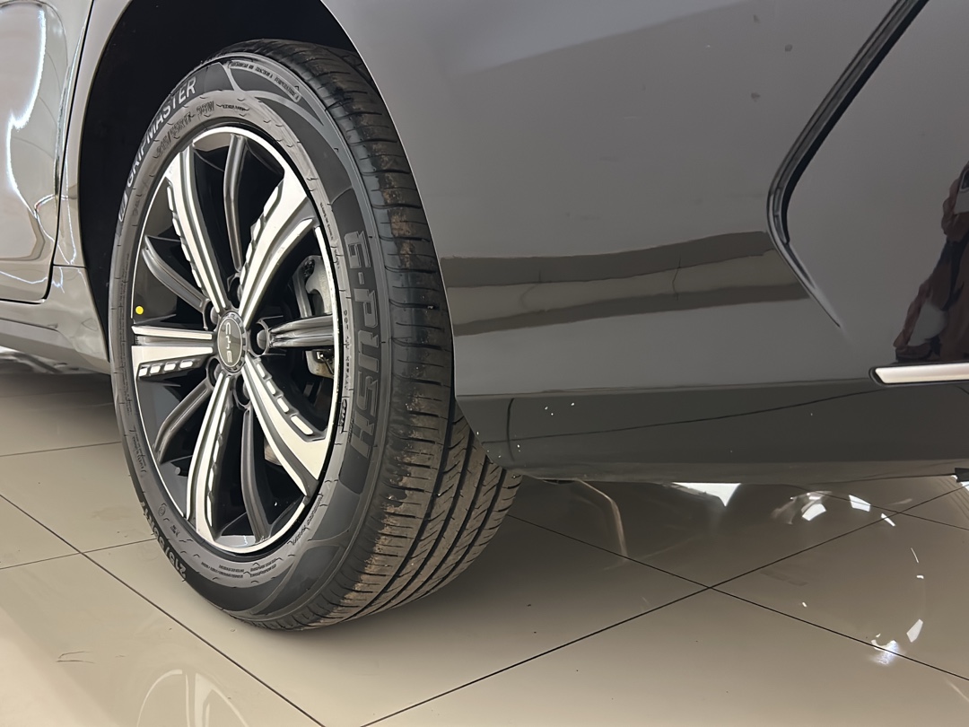 BYD-KING-1.5 DM-I PHEV GS AUTOMÁTICO