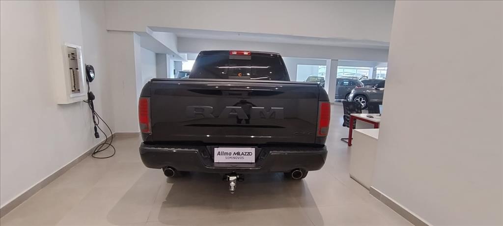 CLASSIC 5.7 V8 GASOLINA LARAMIE CD 4X4 AUTOMÁTICO3