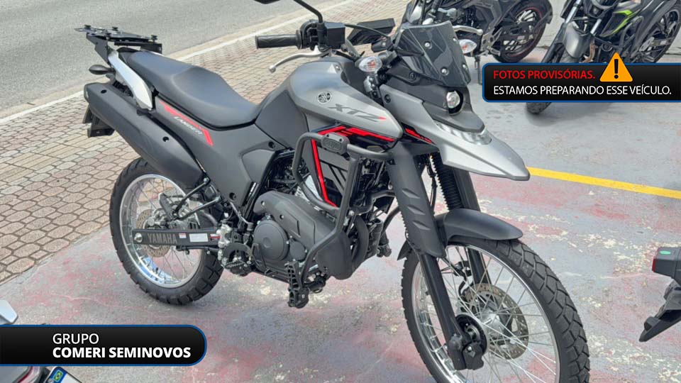 XTZ 250 LANDER CONNECTED