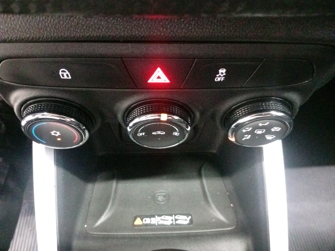 ONIX 1.0 TURBO FLEX LTZ AUTOMÁTICO10