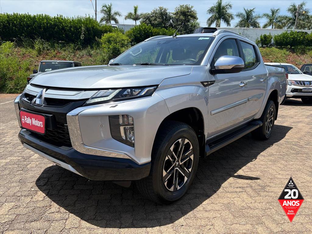 Mitsubishi-L200 TRITON-2.4 16V TURBO DIESEL SPORT HPE-S CD 4P 4X4 AUTOMÁTICO