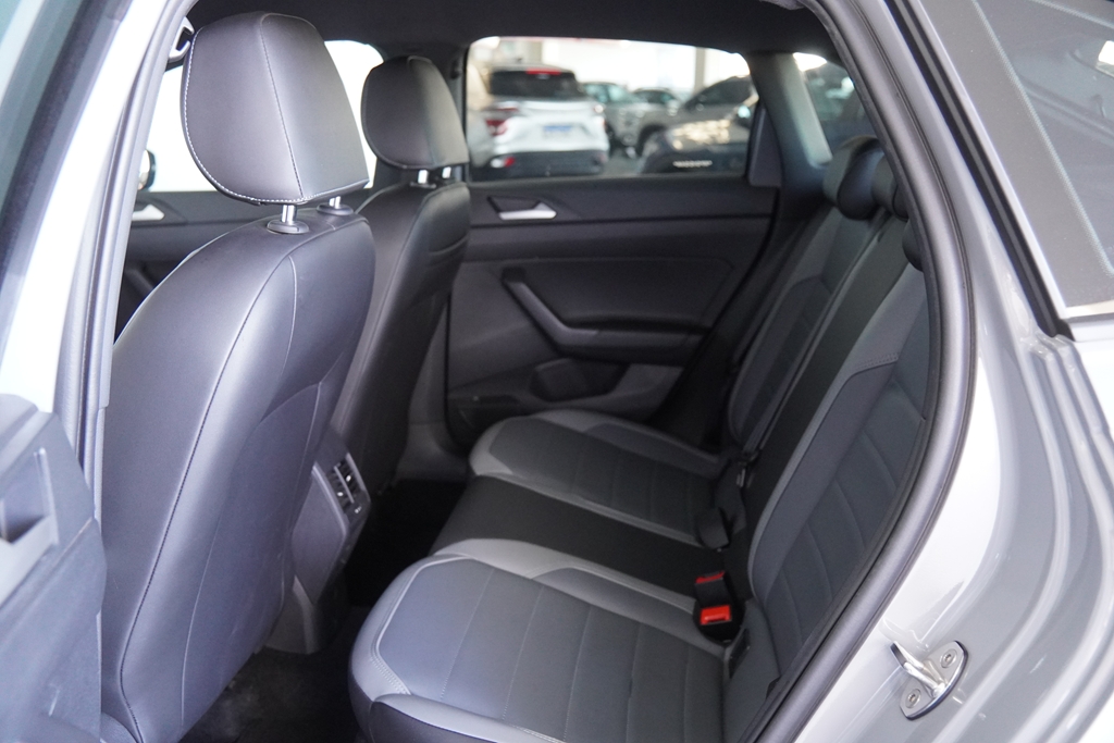 NIVUS 1.0 200 TSI TOTAL FLEX HIGHLINE AUTOMÁTICO10