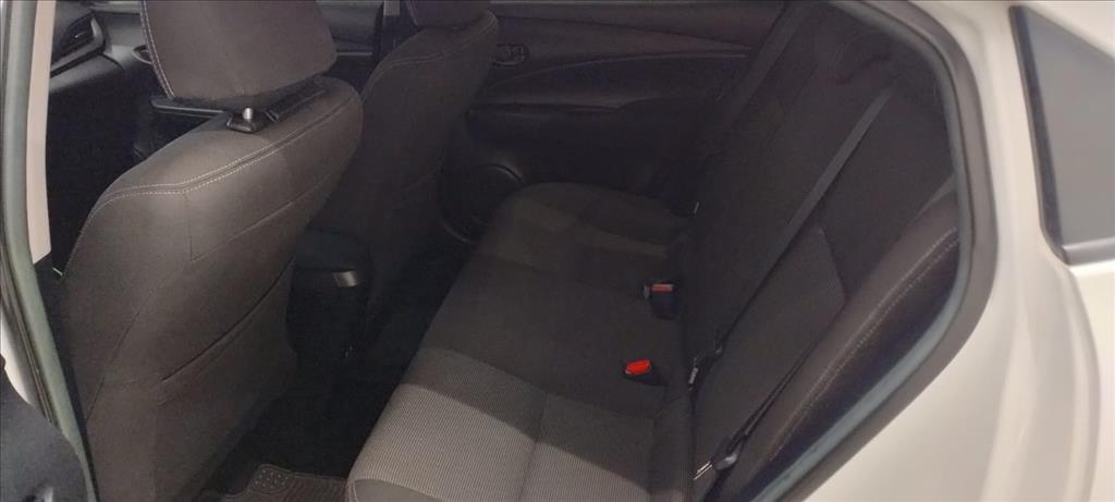 YARIS 1.5 16V FLEX SEDAN XL LIVE MULTIDRIVE12