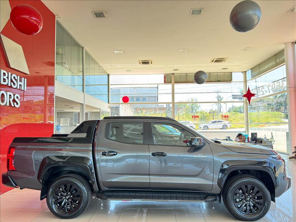 Mitsubishi-TRITON-2.4 BITURBO DIESEL CD KATANA 4X4 AUTOMÁTICO