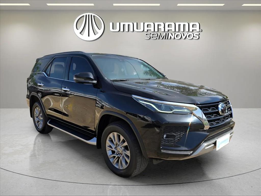 HILUX 2.8 D-4D TURBO DIESEL CD SRX 4X4 AUTOMÁTICO2