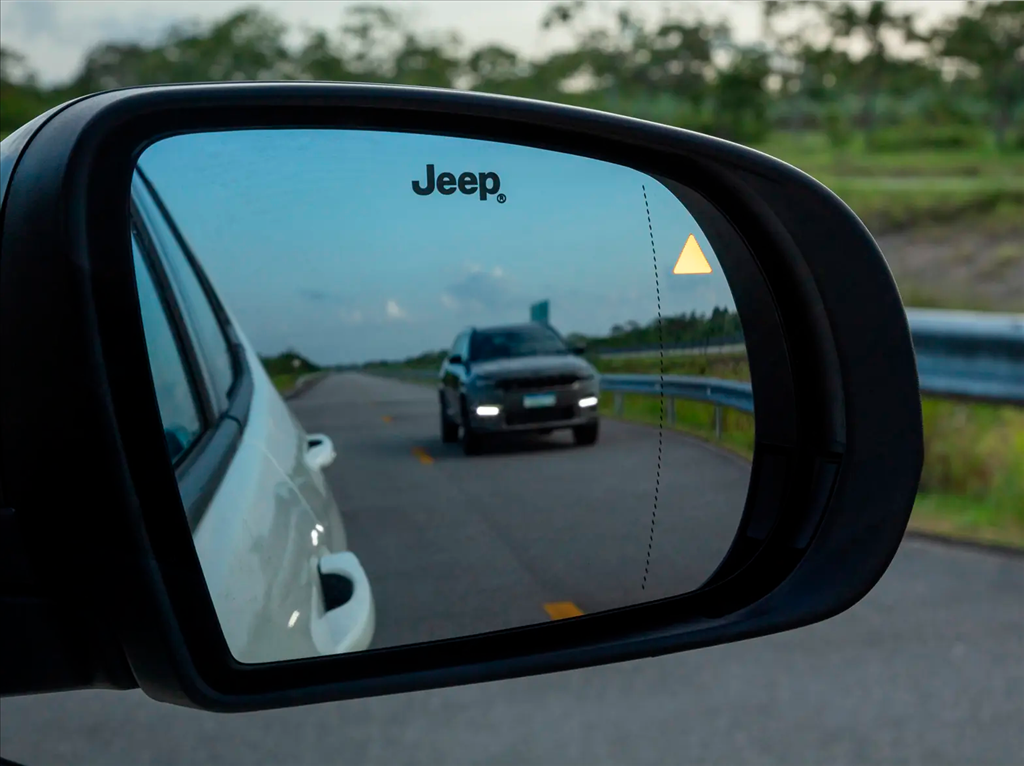 COMMANDER 2.2 TURBO DIESEL OVERLAND AT93