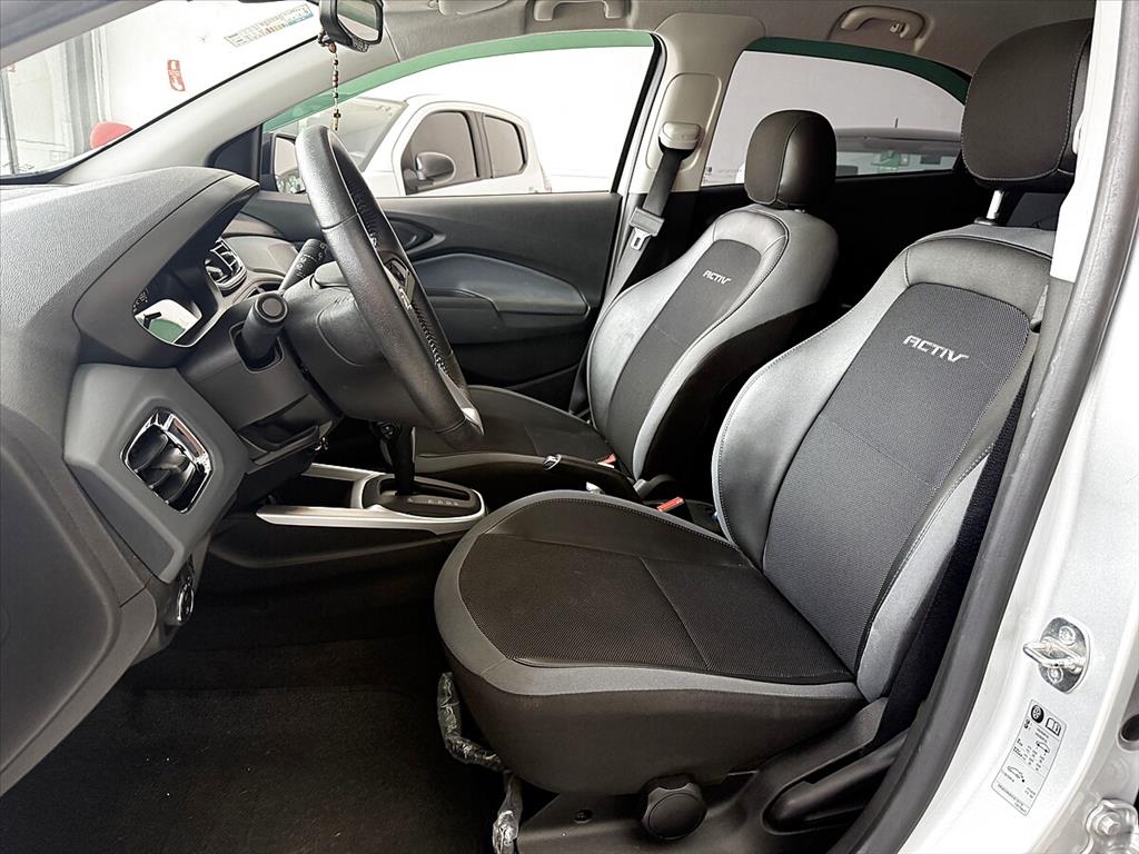 Chevrolet Onix - 1.4 MPFI ACTIV 8V FLEX 4P AUTOMÁTICO