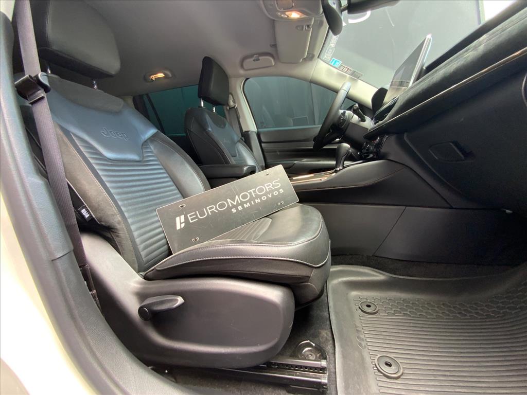 Jeep-COMMANDER-1.3 T270 TURBO FLEX LIMITED AT6