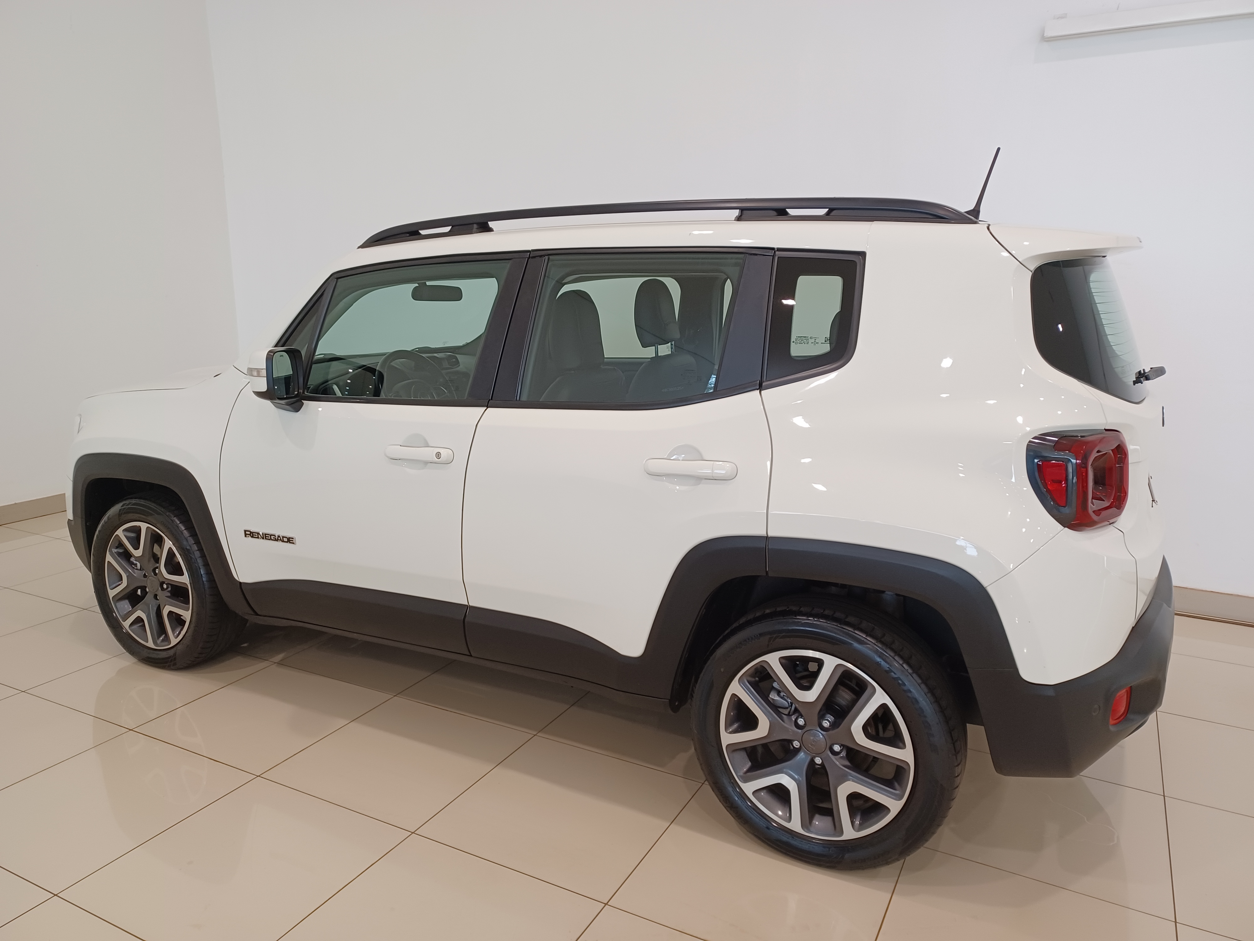 Jeep-RENEGADE-1.8 16V FLEX LONGITUDE 4P AUTOMÁTICO