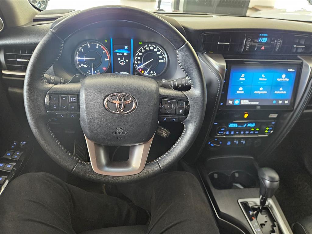 HILUX 2.8 D-4D TURBO DIESEL CD SRX 4X4 AUTOMÁTICO10