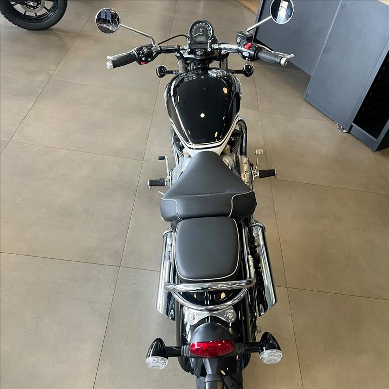 TRIUMPH-BONNEVILLE-SPEEDMASTER