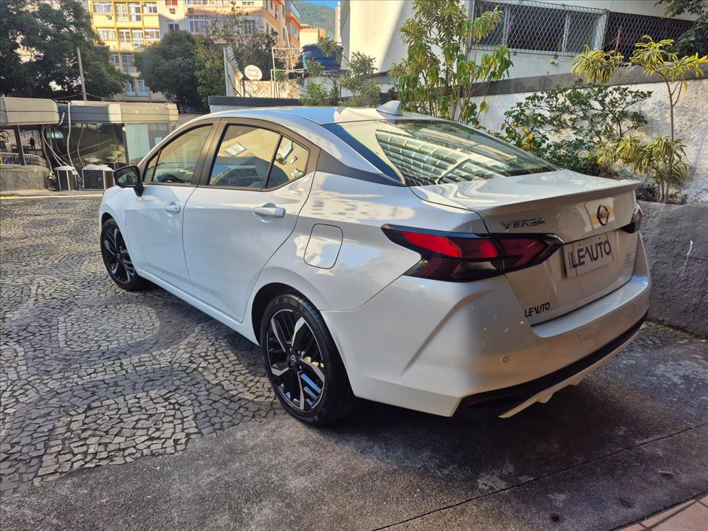VERSA 1.6 16V FLEX EXCLUSIVE XTRONIC9
