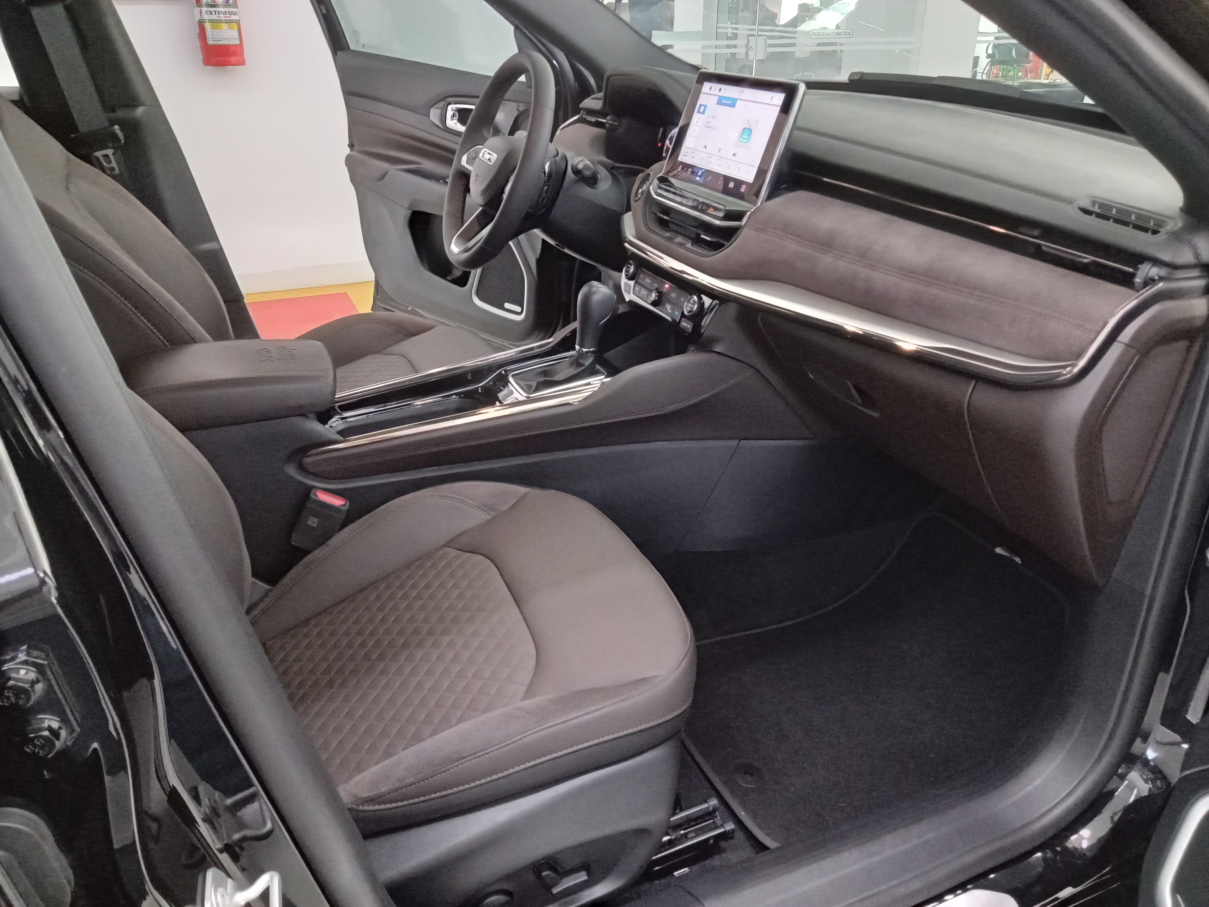 COMMANDER 1.3 T270 TURBO FLEX OVERLAND AT610