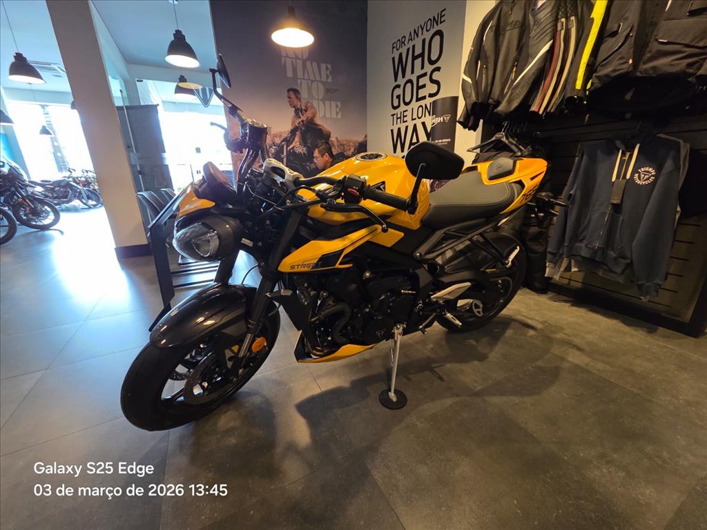 STREET TRIPLE RS ABS