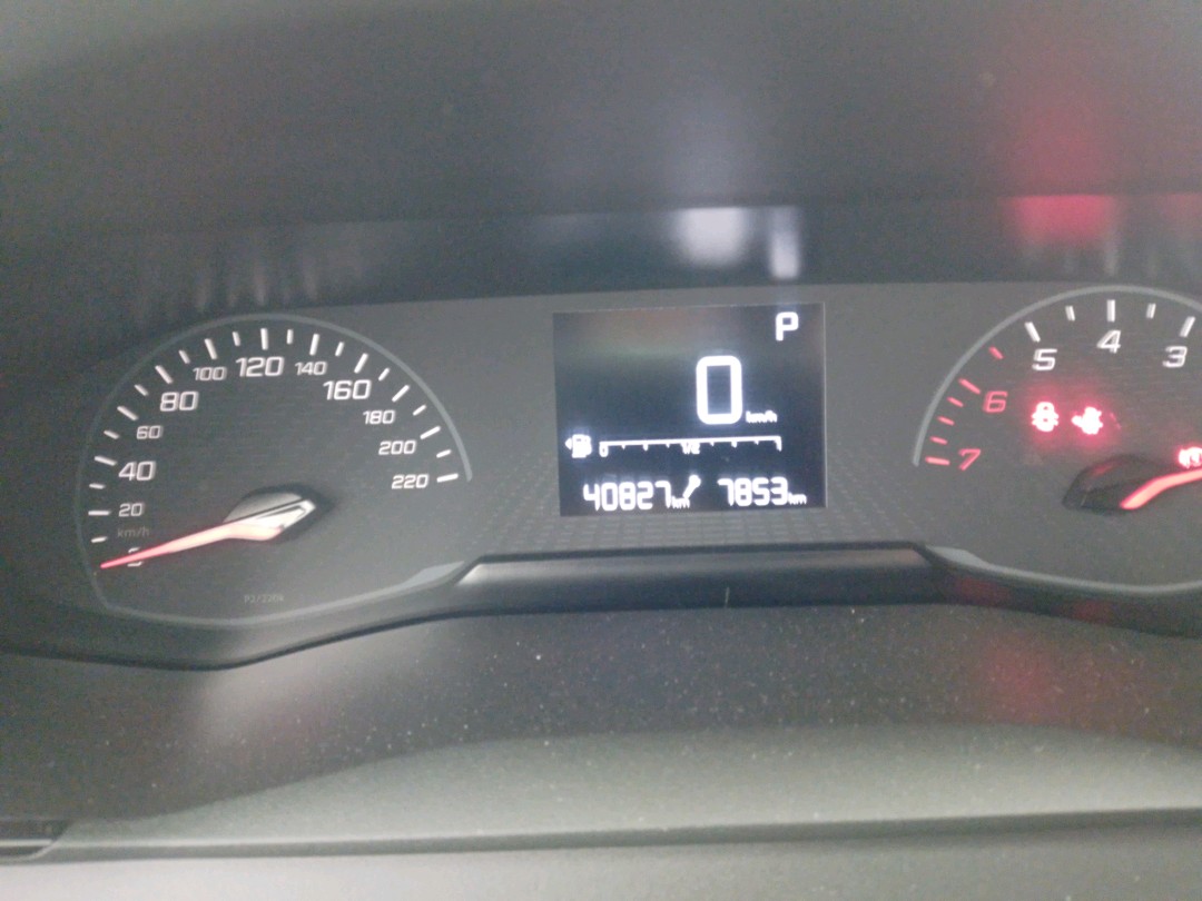 Peugeot 208 1.0 Turbo 200 Flex Allure CVT - foto 7