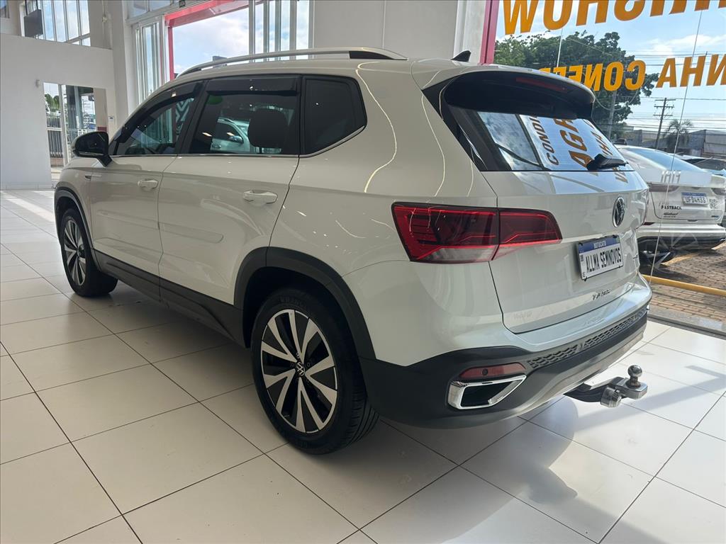 TAOS 1.4 250 TSI TOTAL FLEX HIGHLINE AUTOMÁTICO9