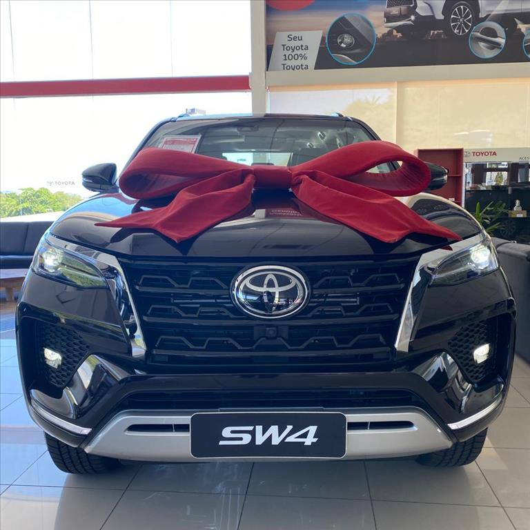HILUX SW4 2.8 D-4D TURBO DIESEL SRX 7L 4X4 AUTOMÁTICO HILUX SW4 2.8 D-4D TURBO DIESEL SRX 7L 4X4 AUTOMÁTICO