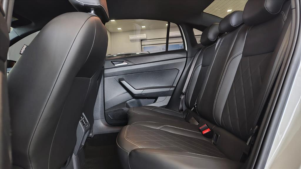 VIRTUS 1.4 250 TSI EXCLUSIVE AUTOMÁTICO11