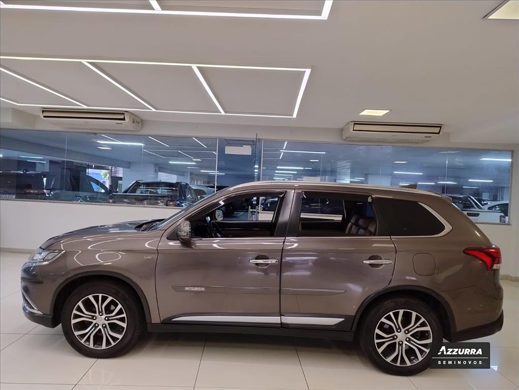 OUTLANDER 3.0 GT 4X4 V6 24V GASOLINA 4P AUTOMÁTICO