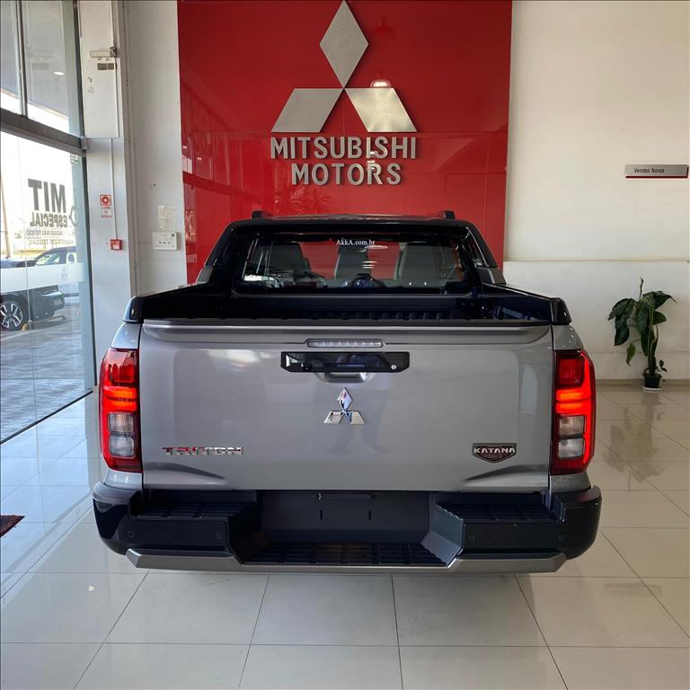Mitsubishi-TRITON-2.4 BITURBO DIESEL CD KATANA 4X4 AUTOMÁTICO
