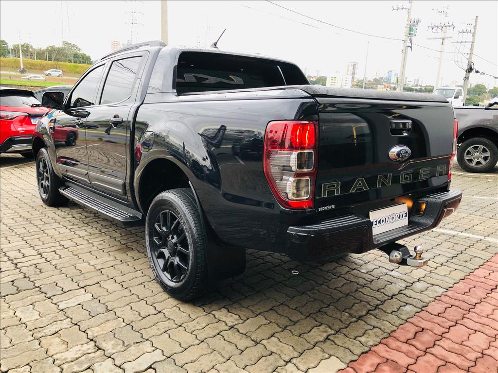 RANGER 2.2 BLACK 4X2 CD 16V DIESEL 4P AUTOMÁTICO5