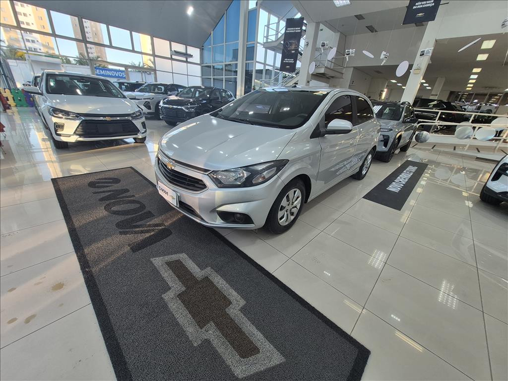 Imagem do veículo em oferta ONIX